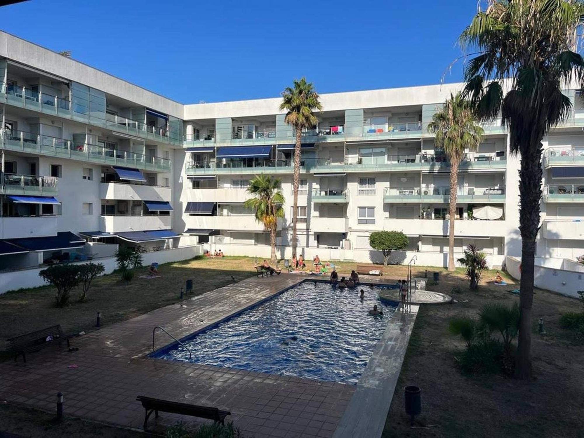 Bonito Apartamento Con Parking Y Piscina En Roses Av-53 Exterior photo